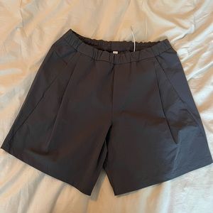 Dark grey  men’s Lululemon weekend shorts